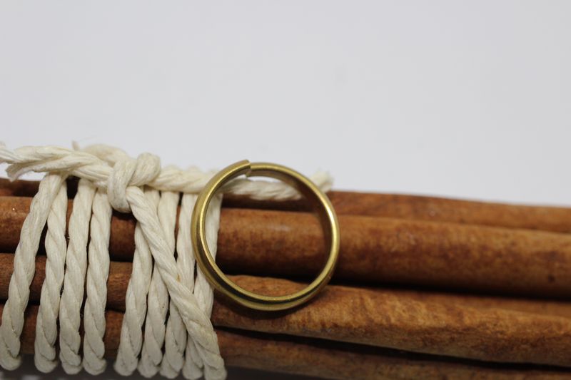 Bague hotsell demi jonc