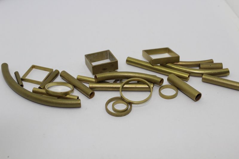Coupe de tube 20/20 (20mm par 20mm) en 4mm
